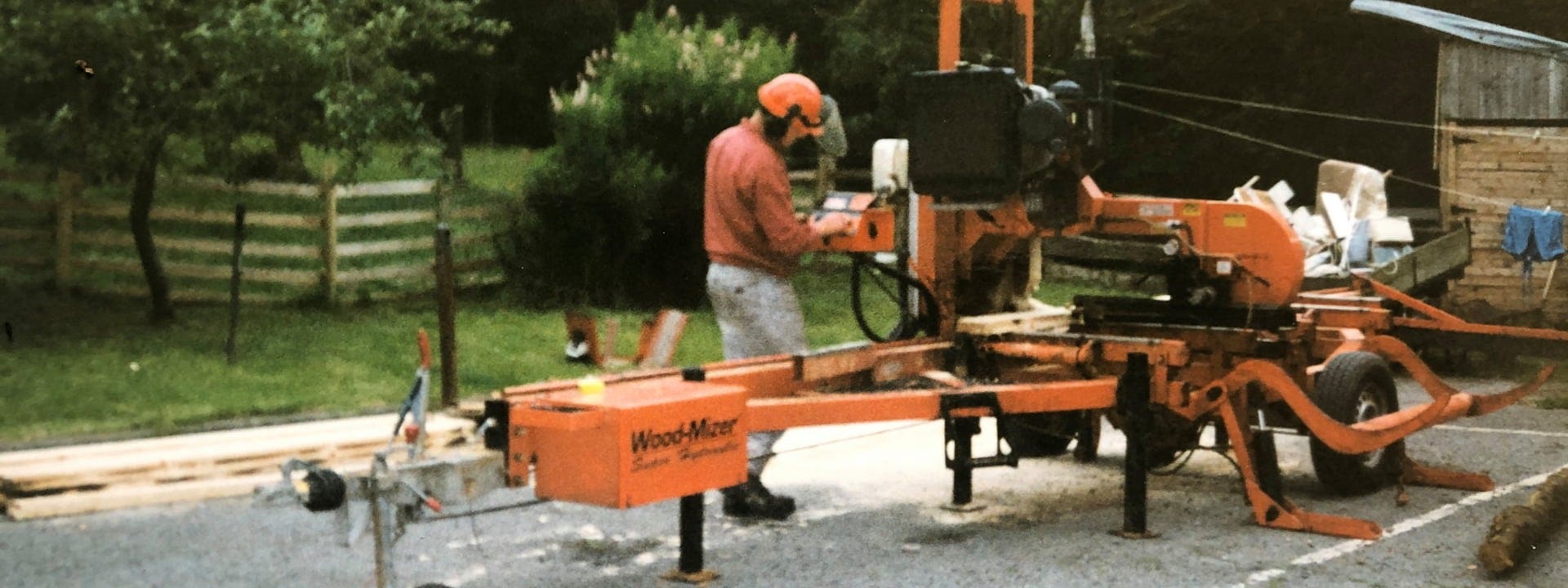 Sawmilling in Wales with mobile Wood-Mizer's LT40  